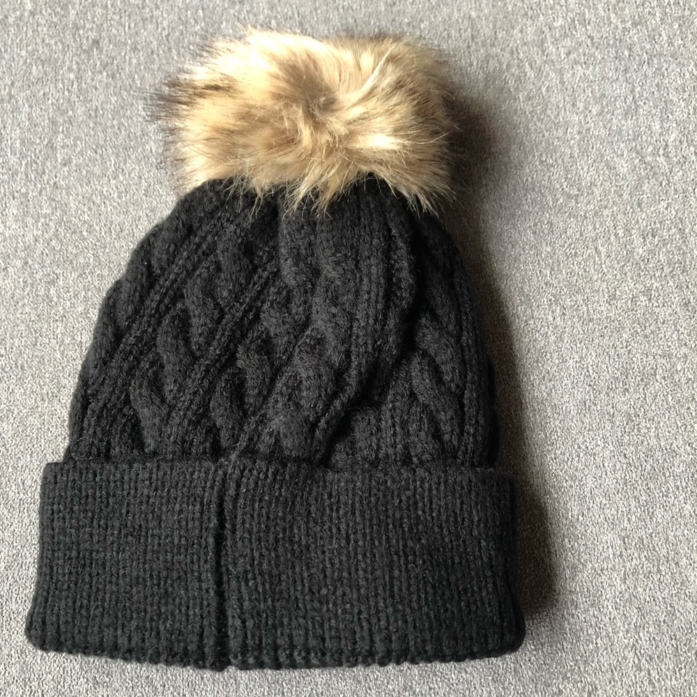 Knit Toque with Faux Fur Pom ~ Black ~ Brand New! Size Toddler to Child